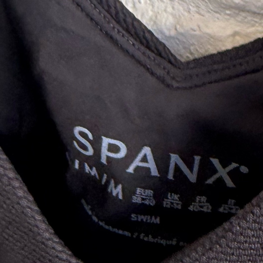 NWT Spanx Swimsuit Top Size Medium - Picture 4 of 15